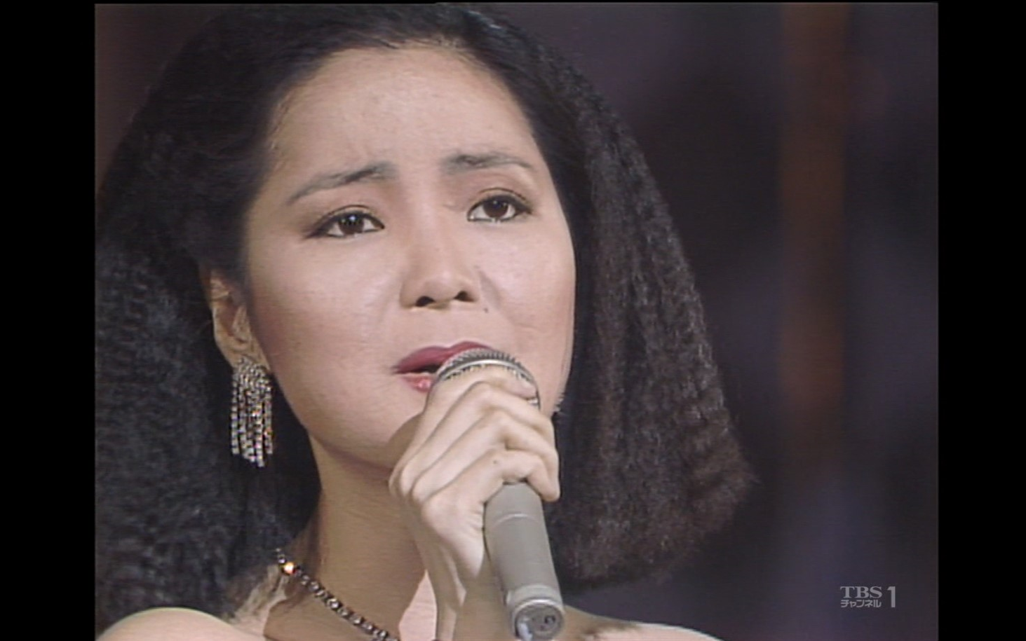 【邓丽君与明菜在唱片大赏相遇】鄧麗君 - つぐない & 中森明菜 - 北