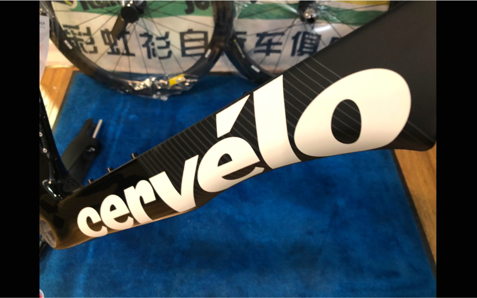 又来碳纤维公路车大豪!射歪了cervelo s5气动大pro公路车真香预警!