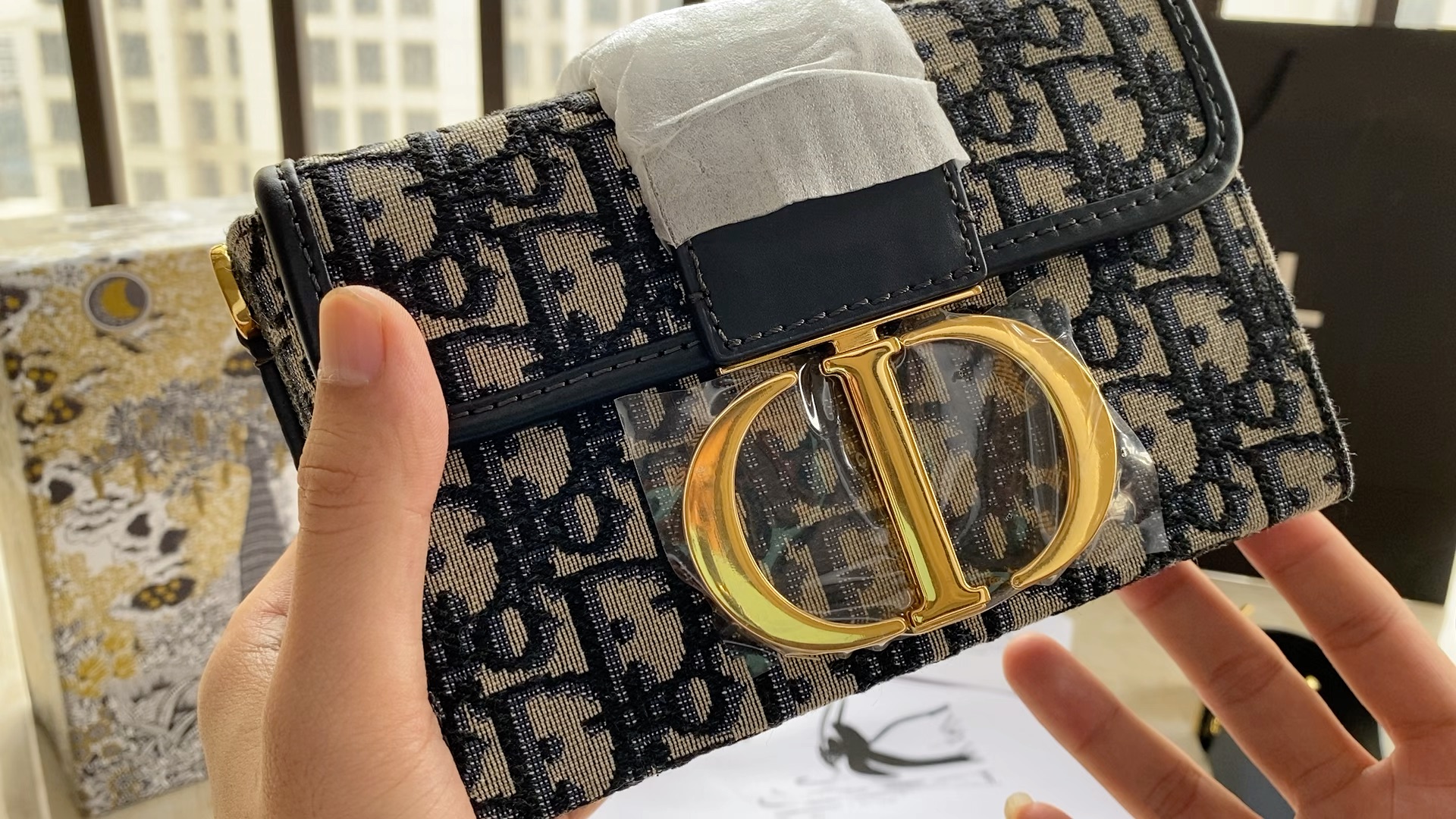 dior montaigne提花帆布刺绣蒙田包斜挎包实拍评测!