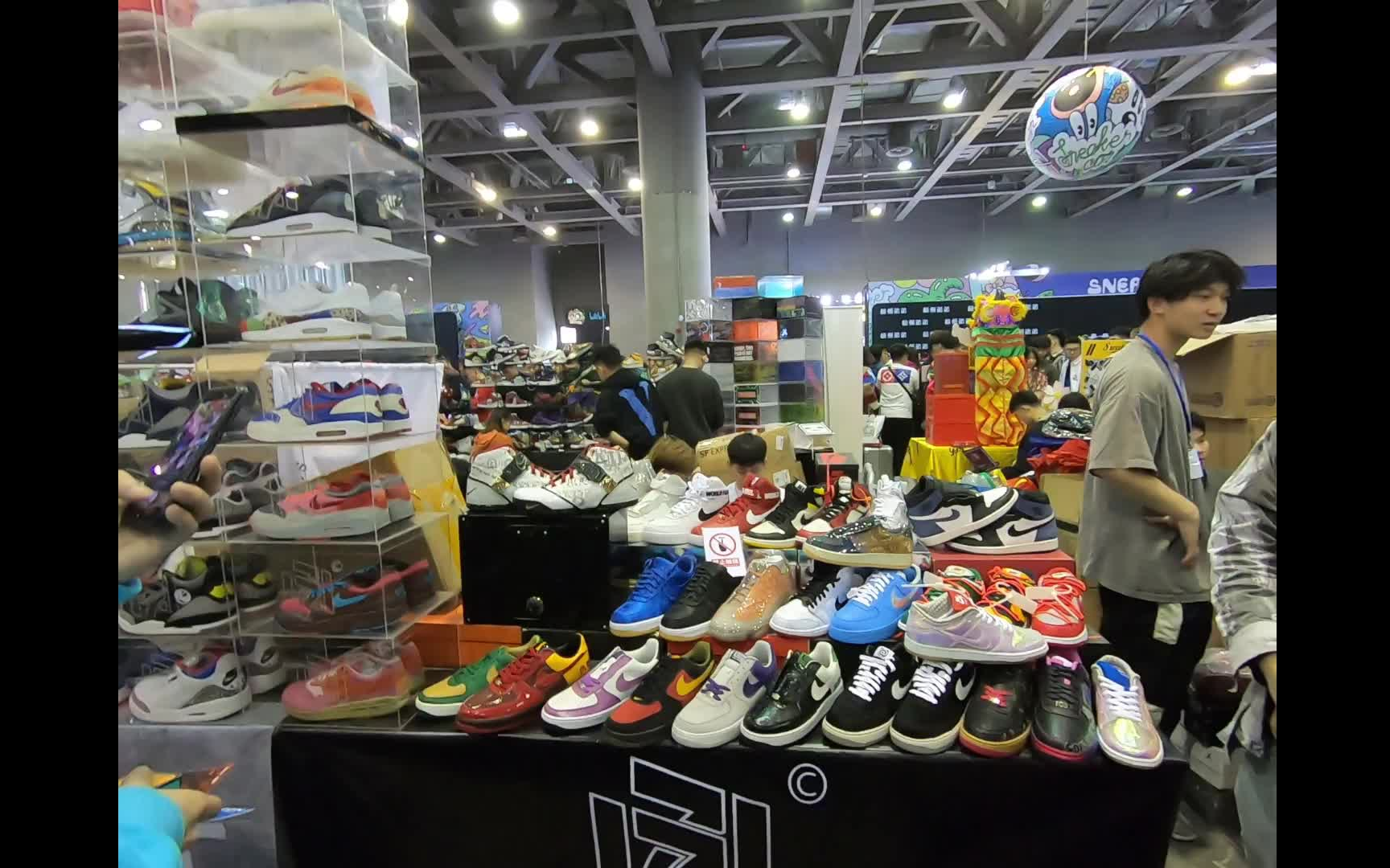 眼花缭乱的一天 Sneaker Con广州站首日流水账vlog哔哩哔哩bilibili