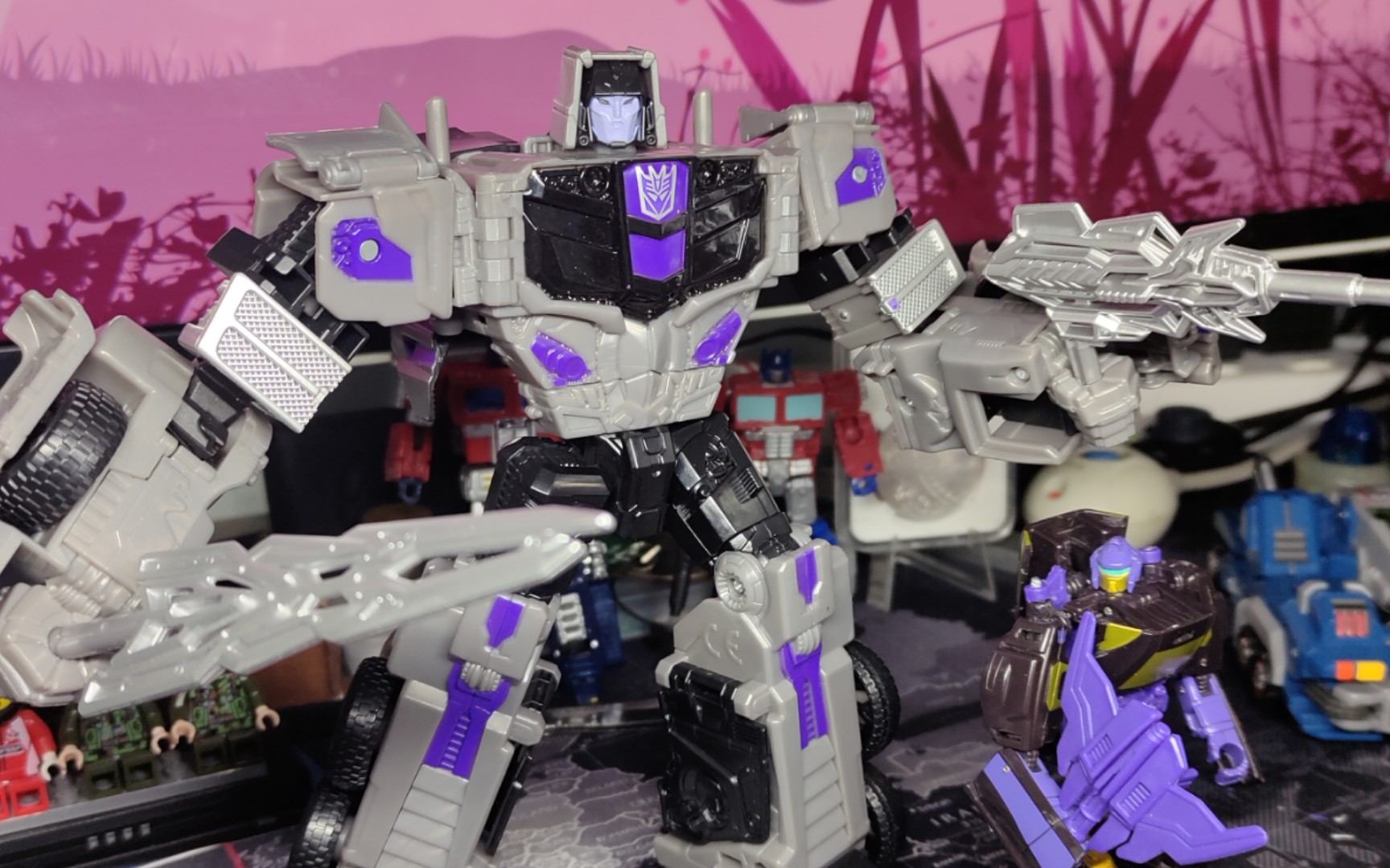 玩着玩具唠着嗑-idw合体战争飞天虎之汽车大师和黑杰克_哔哩哔哩_bili