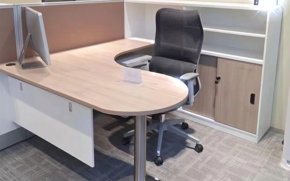 办公桌屏风,办公家具办公屏风桌,办公屏风办公桌,办公室隔断款式,办公