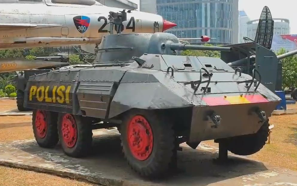 雅加达军事博物馆 | m8e1"灰狗"轻型装甲车(2024/2)