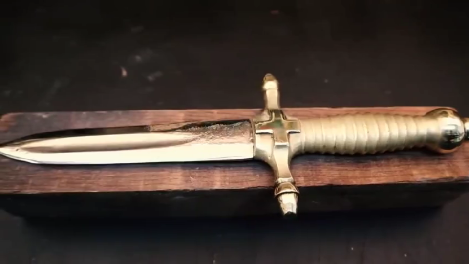 修复一战珍宝意大利匕首