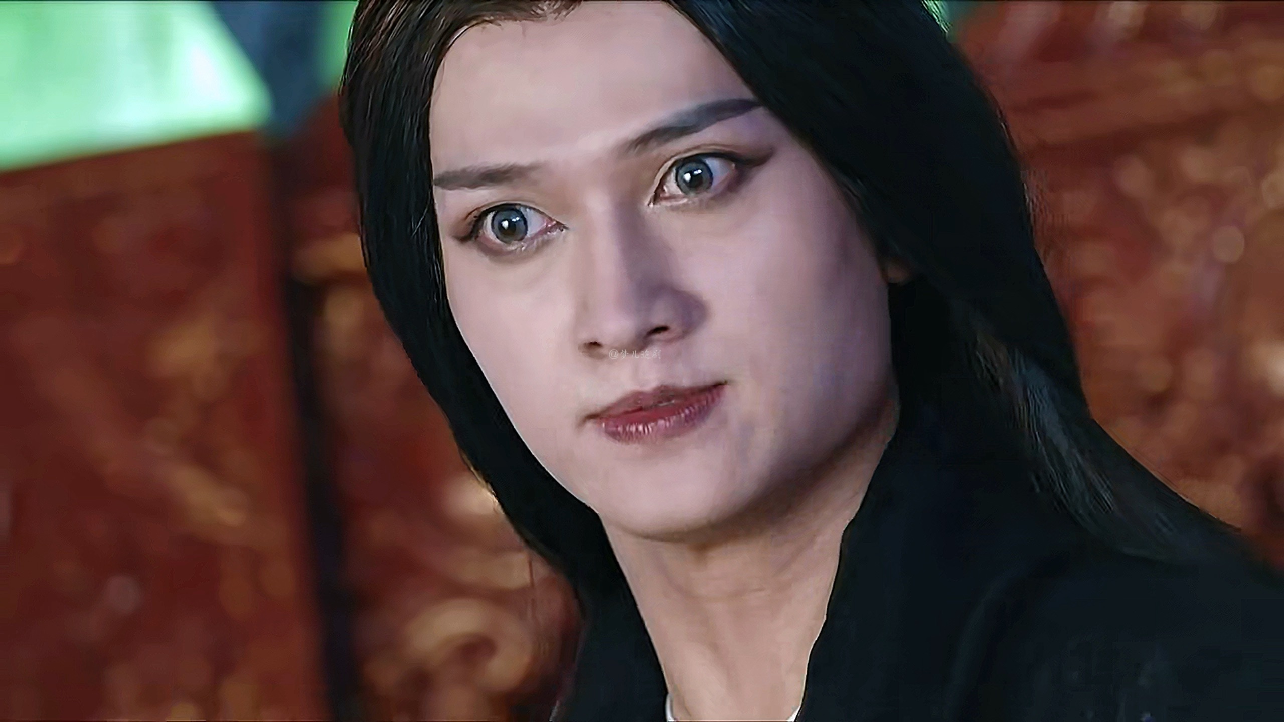 没想到所有人眼里的魔族圣君,居然也有幼稚的一面