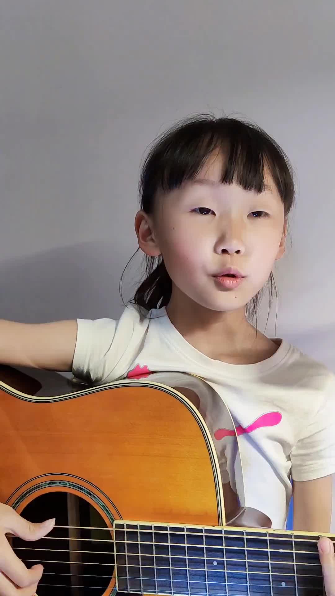 江南小学生学唱歌吉他