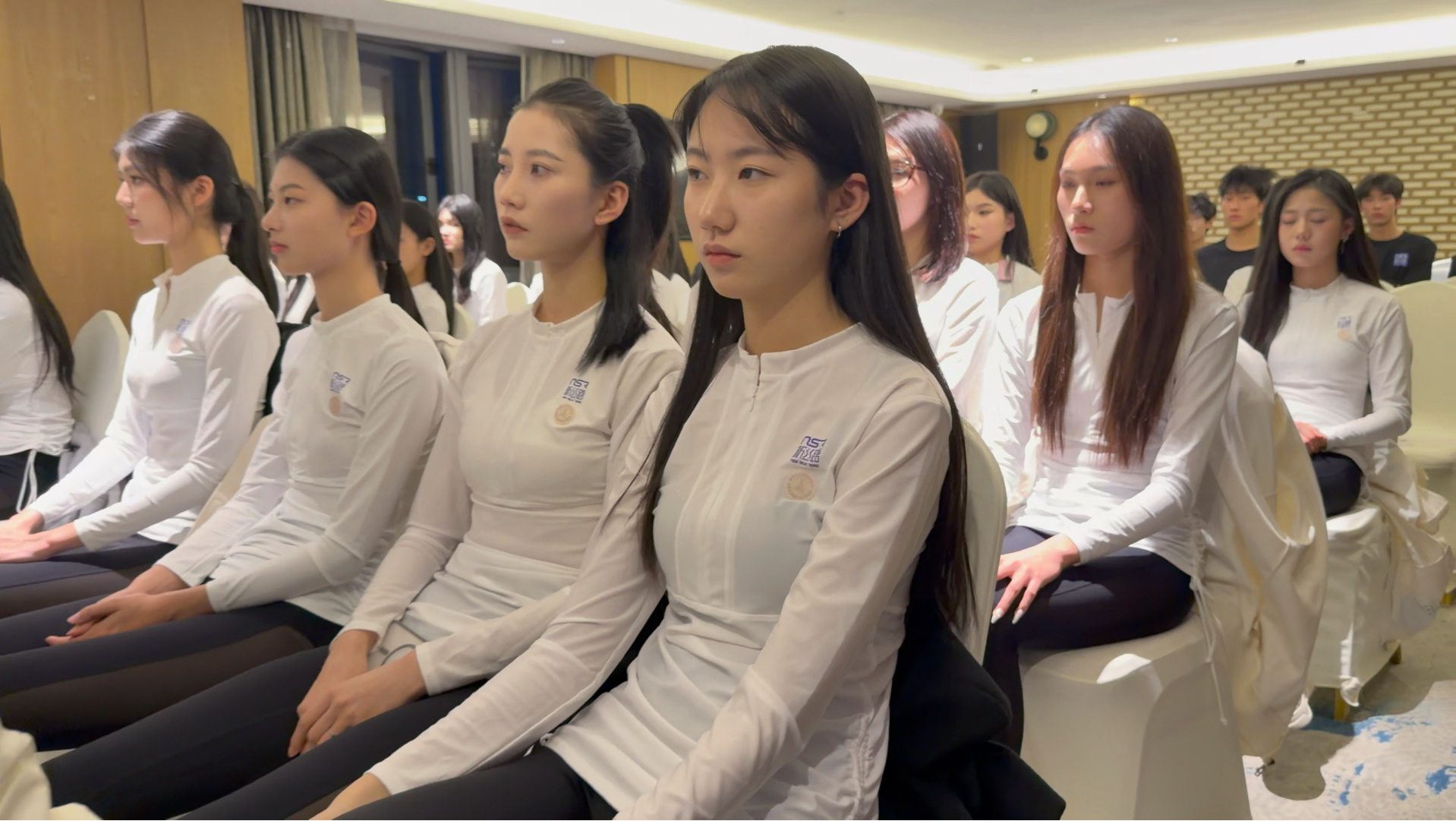 新丝路模特大赛选手见面会现场直击