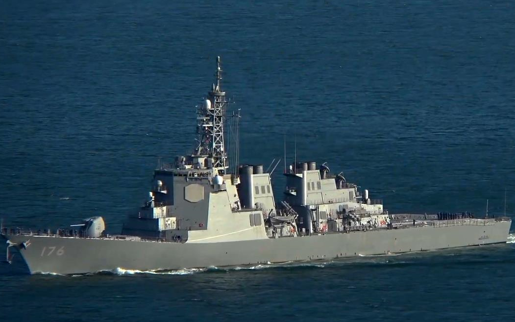 【海上自卫队】金刚级导弹驱逐舰 "鸟海"号(ddg-176)佐世保海军基地入