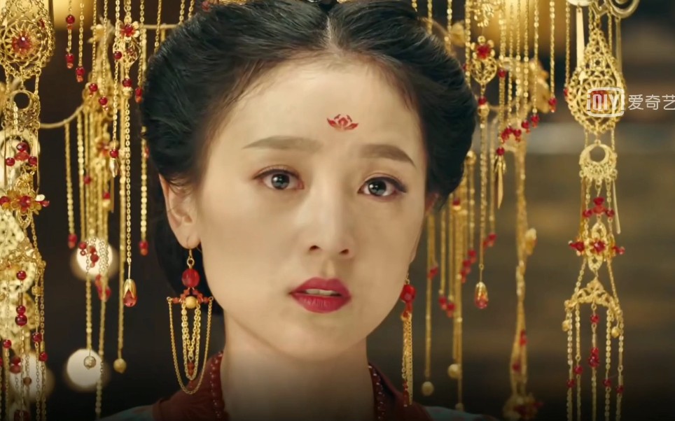 后来啊 长生亲手种了八百里曼珠沙华 只希望三七路过黄泉能看到它