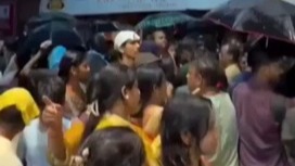 印度加尔各答发生踩踏事故