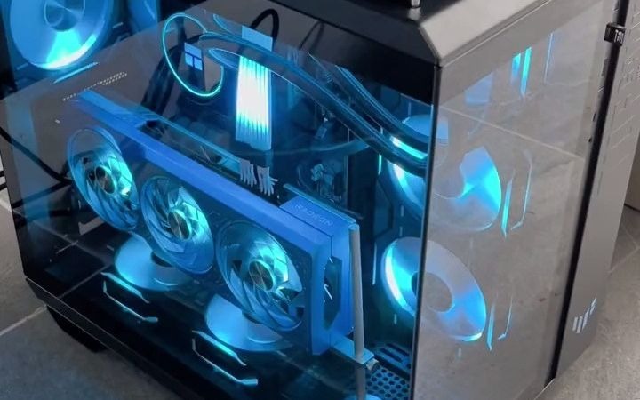 rog全家桶 海景房主机 tuf502海景房和gx601太阳神哪个帅我已经分不清