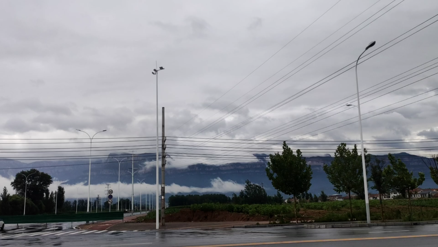 [图]昨天傍晚雨停后的太行山