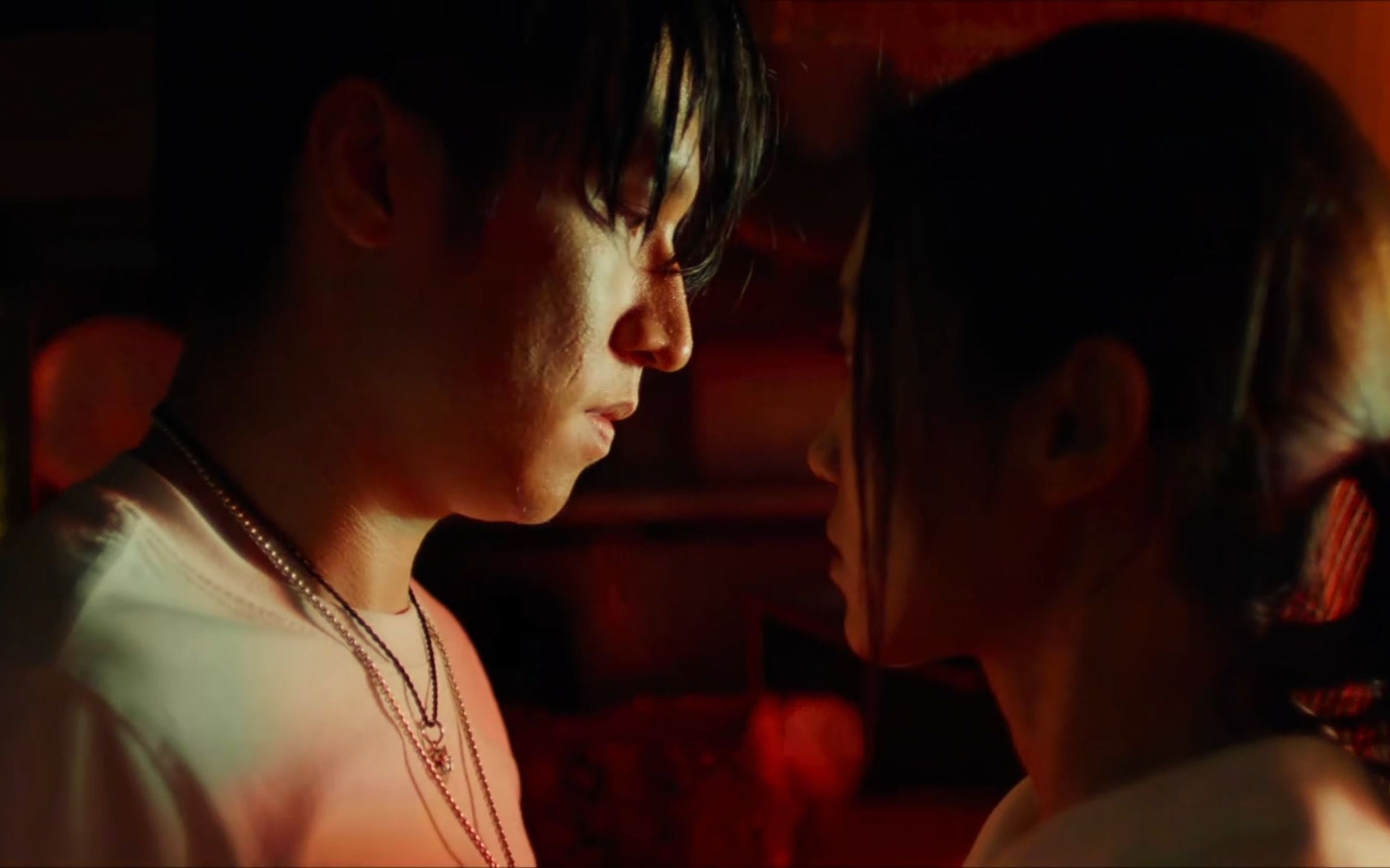 【过春天】【佩佩x阿豪】 "你很喜欢鲨鱼啊.