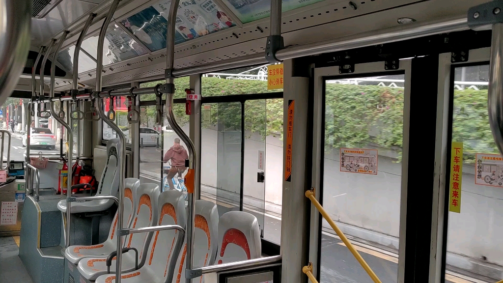 广州公交101路带速开门