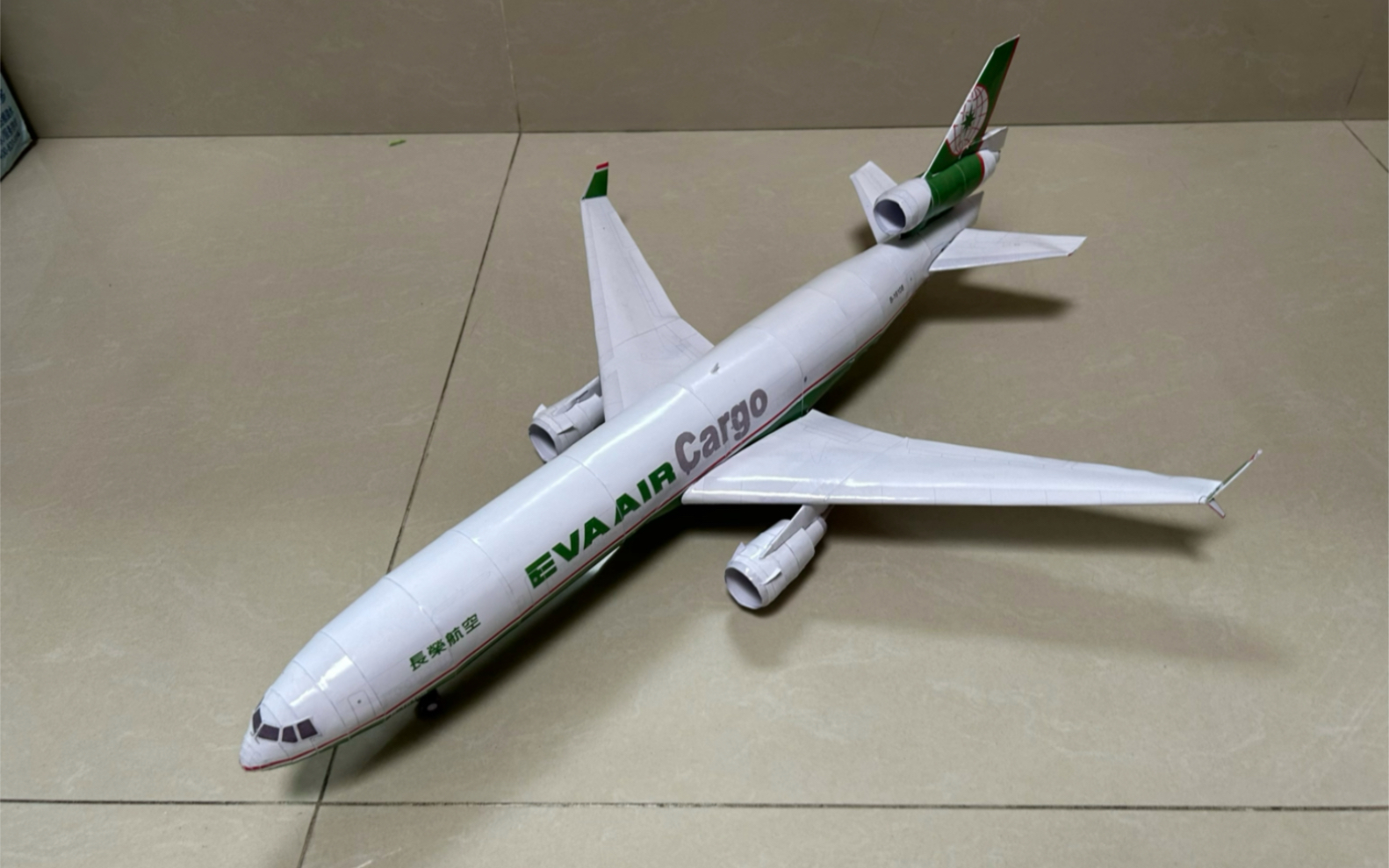 【纸模型制作】md11f eva air b-16108 1/120飞机纸模型制作