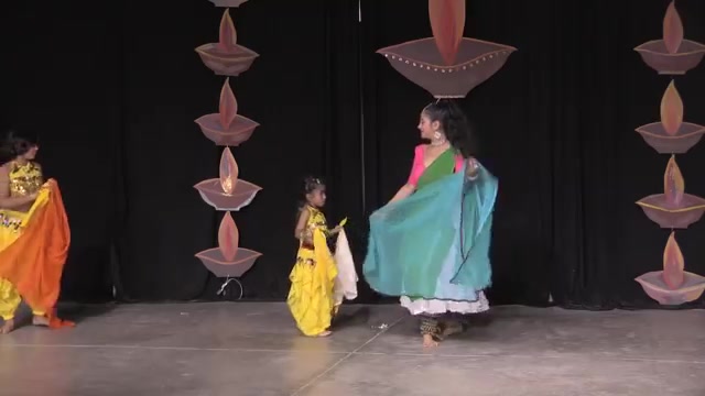 [图]印度舞教学（132）VANDE MATARAM KABHI KHUSHI KABHI GHAM DANCE STEPS