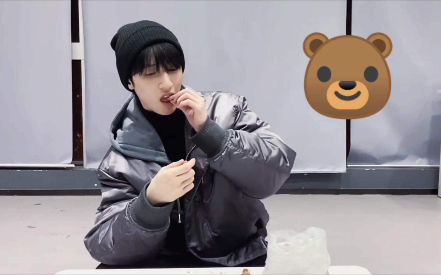 【严浩翔】暴力小熊93在线吃播