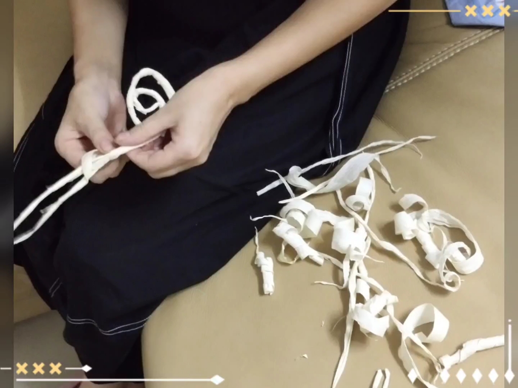 玉米皮编织杯垫咯