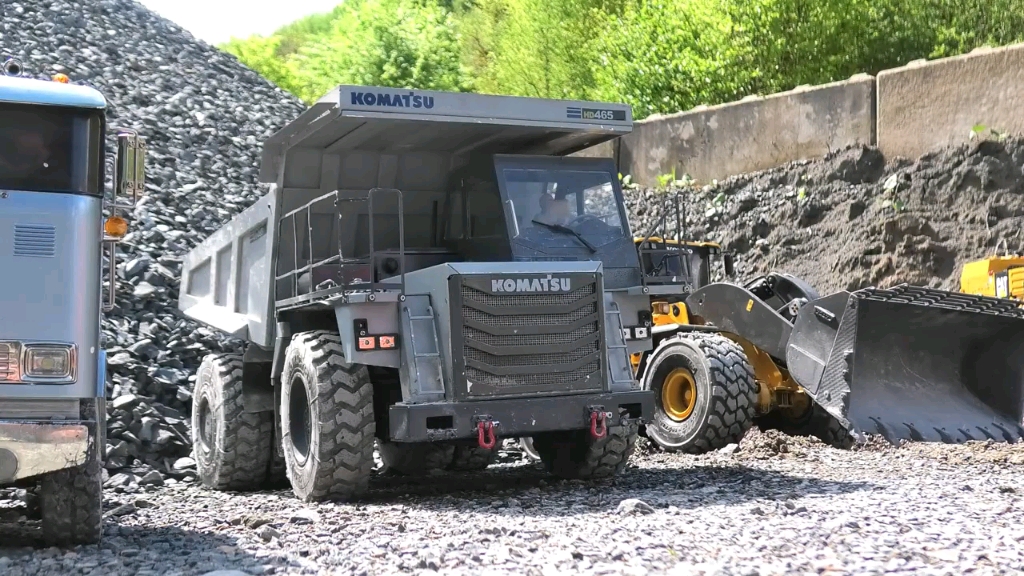 卡特彼勒6015b/重型cat 6015b作业,小型模拟工地的工程车施工队#遥控