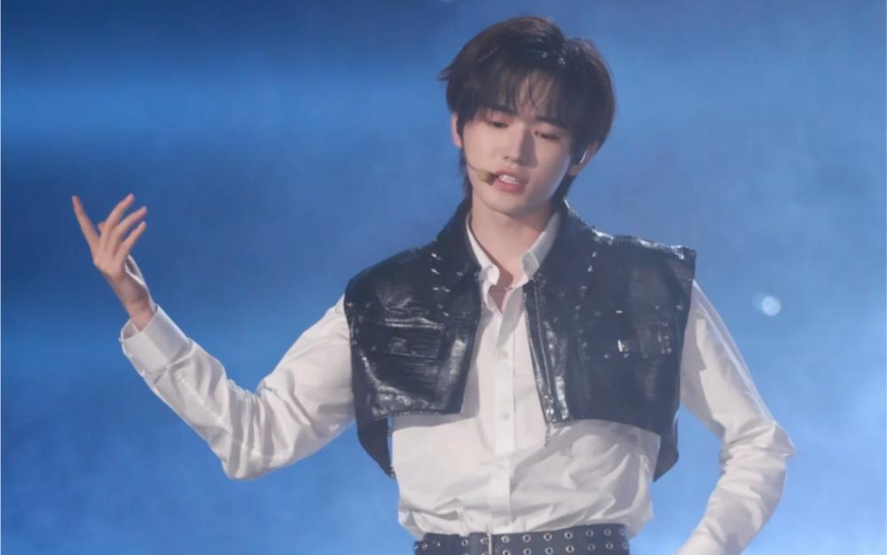 宋亚轩《楼外楼》直拍