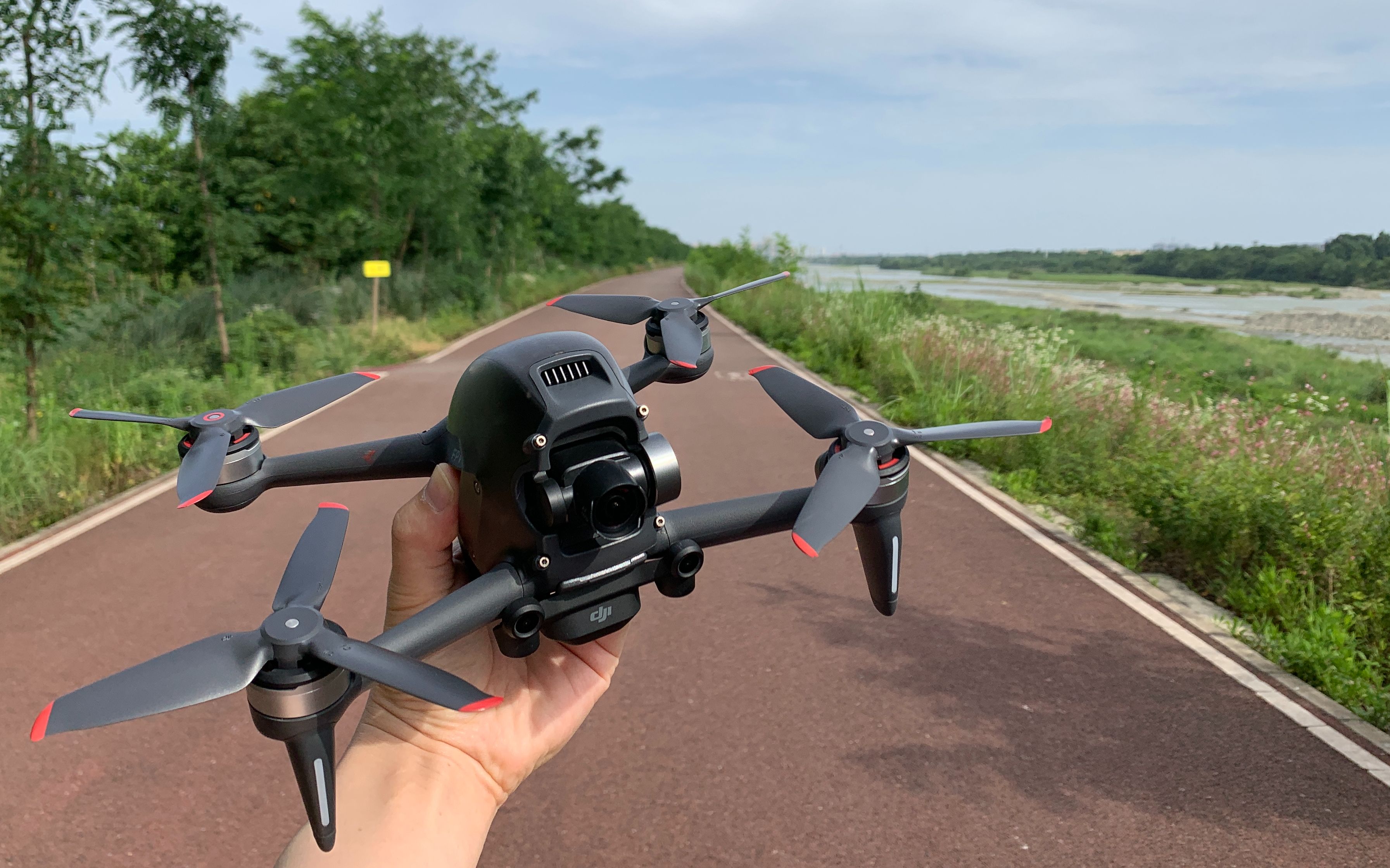 dji fpv 第二块电池,适应操作和手感,慢慢变顺畅_哔哩哔哩_bilibili