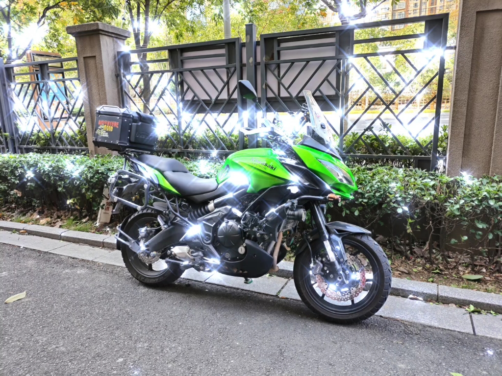 小区看到的川崎摩托车.