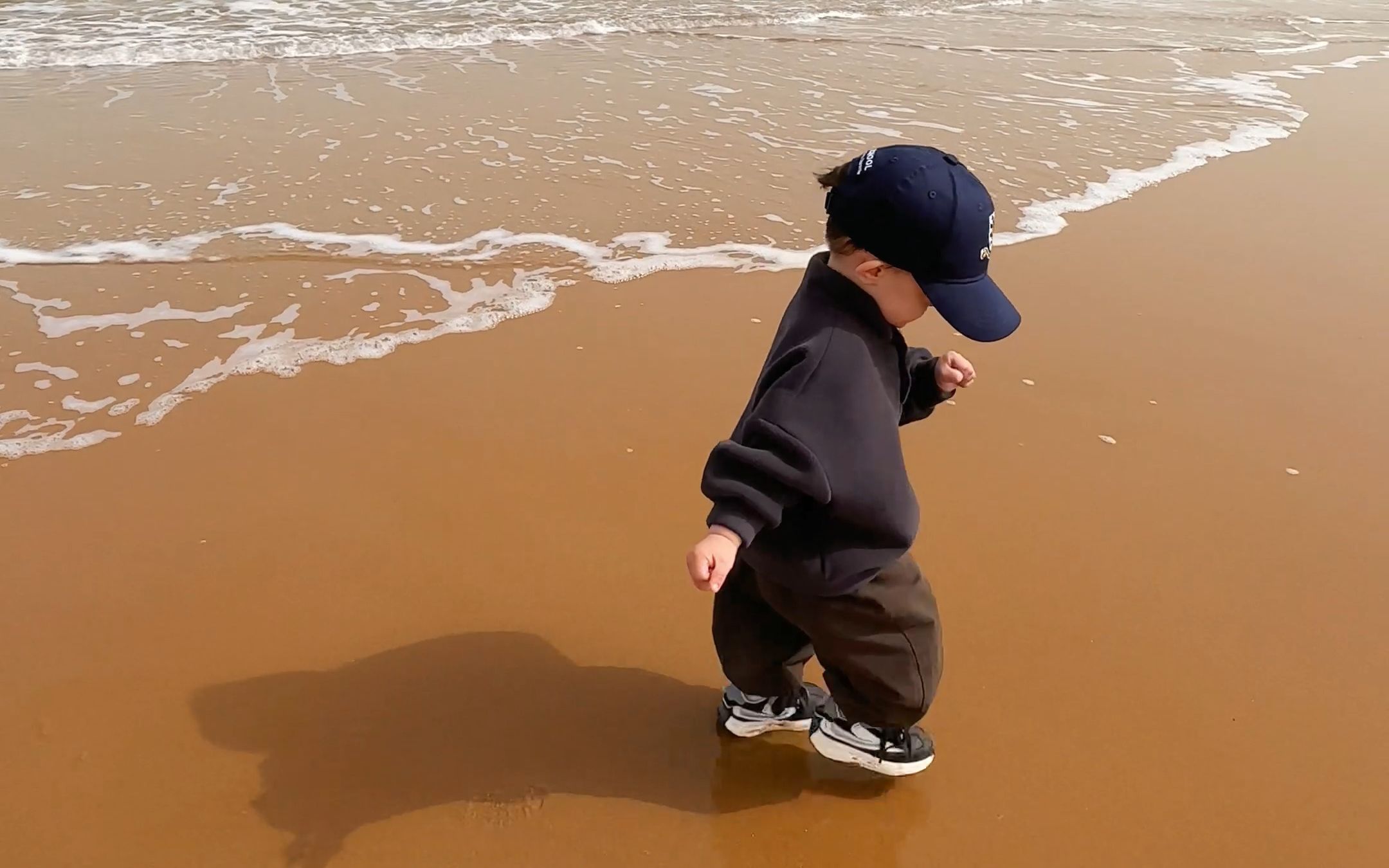 阳光沙滩 无忧无虑 自由自在