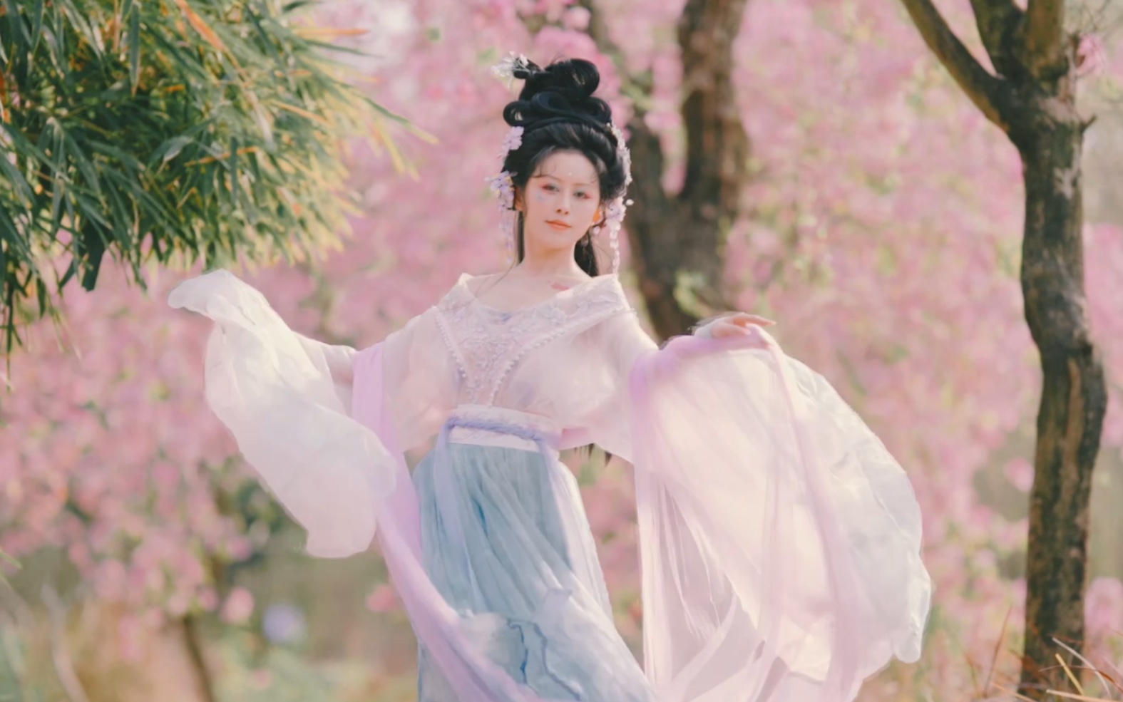 邓紫棋-桃花诺 mv 南宁花卉公园 国风汉服-sage0771-sage0771-哔哩