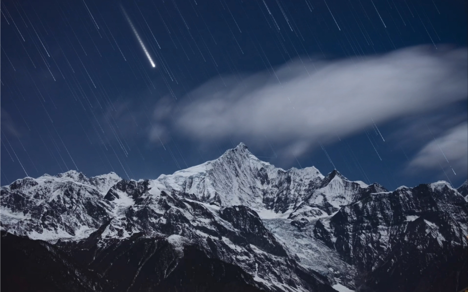 梅里雪山|今年1.31晚上的月照银山