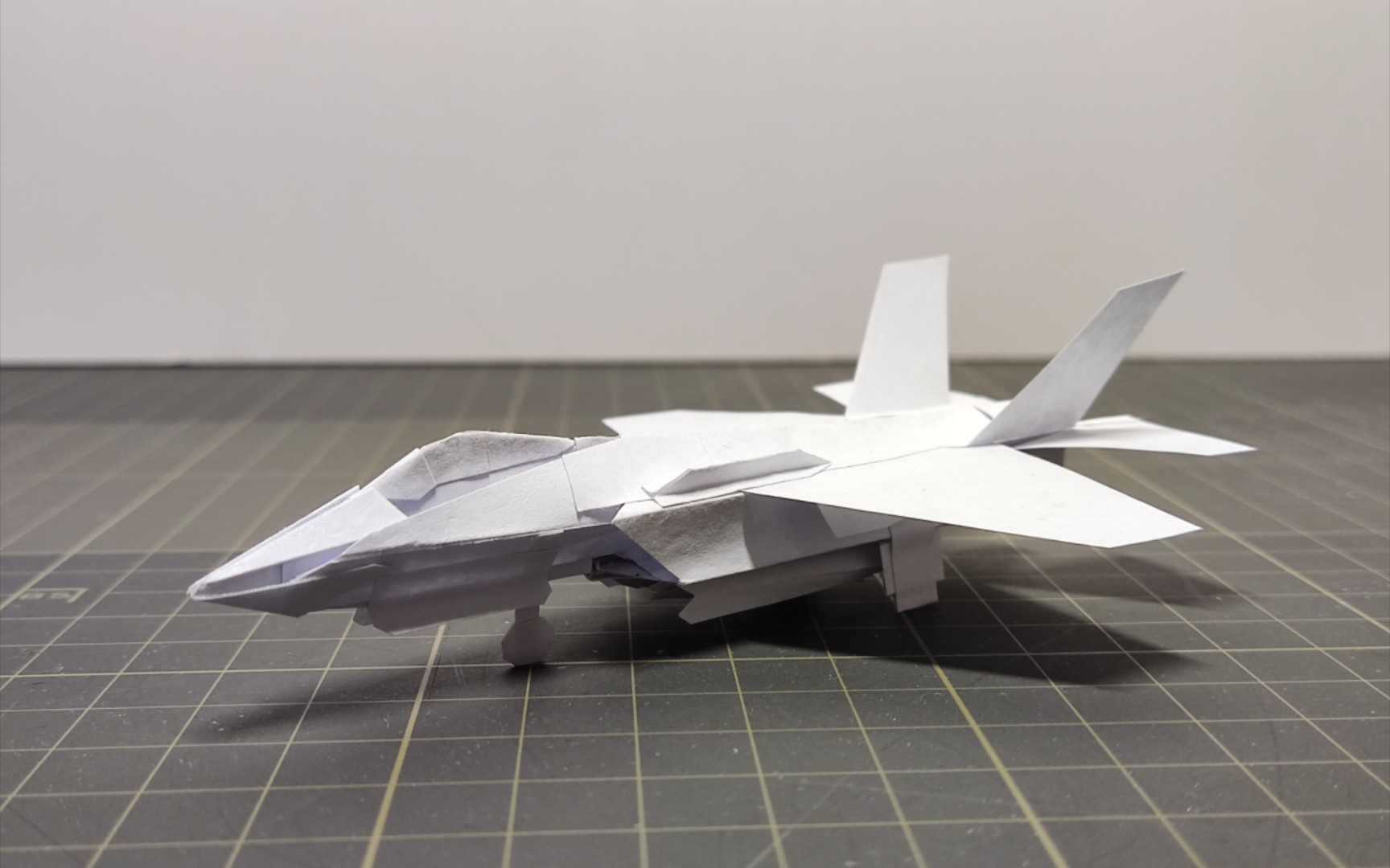 [纸飞机系列] 美国f-35a战机 纸飞机手工成品展示