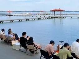 Video herunterladen: 一起去武汉东湖听涛景区看海呀！