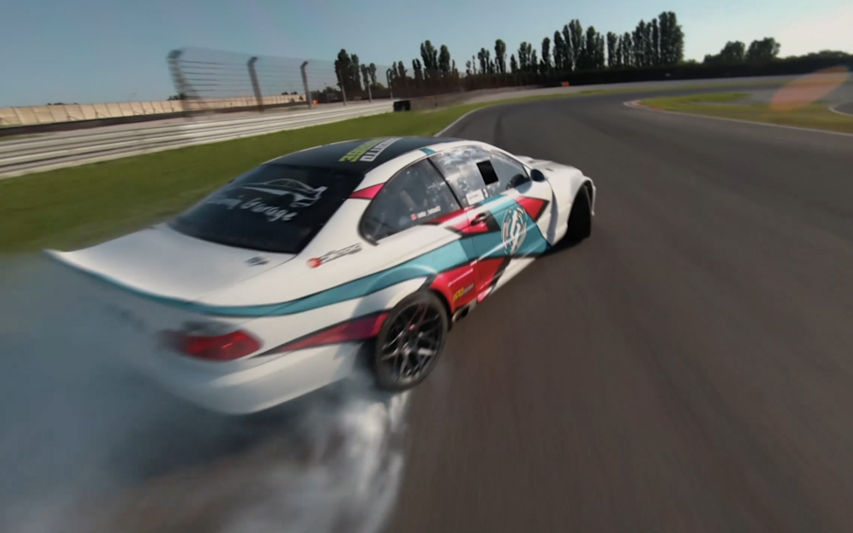 这压弯技术能追上叔叔的奔驰车吗|fpv跟拍