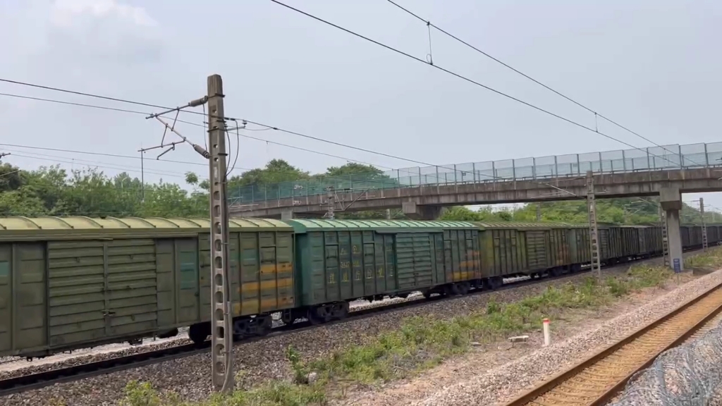 京沪铁路,电力23009回送乌局哈段df8b5522,林场站拍车