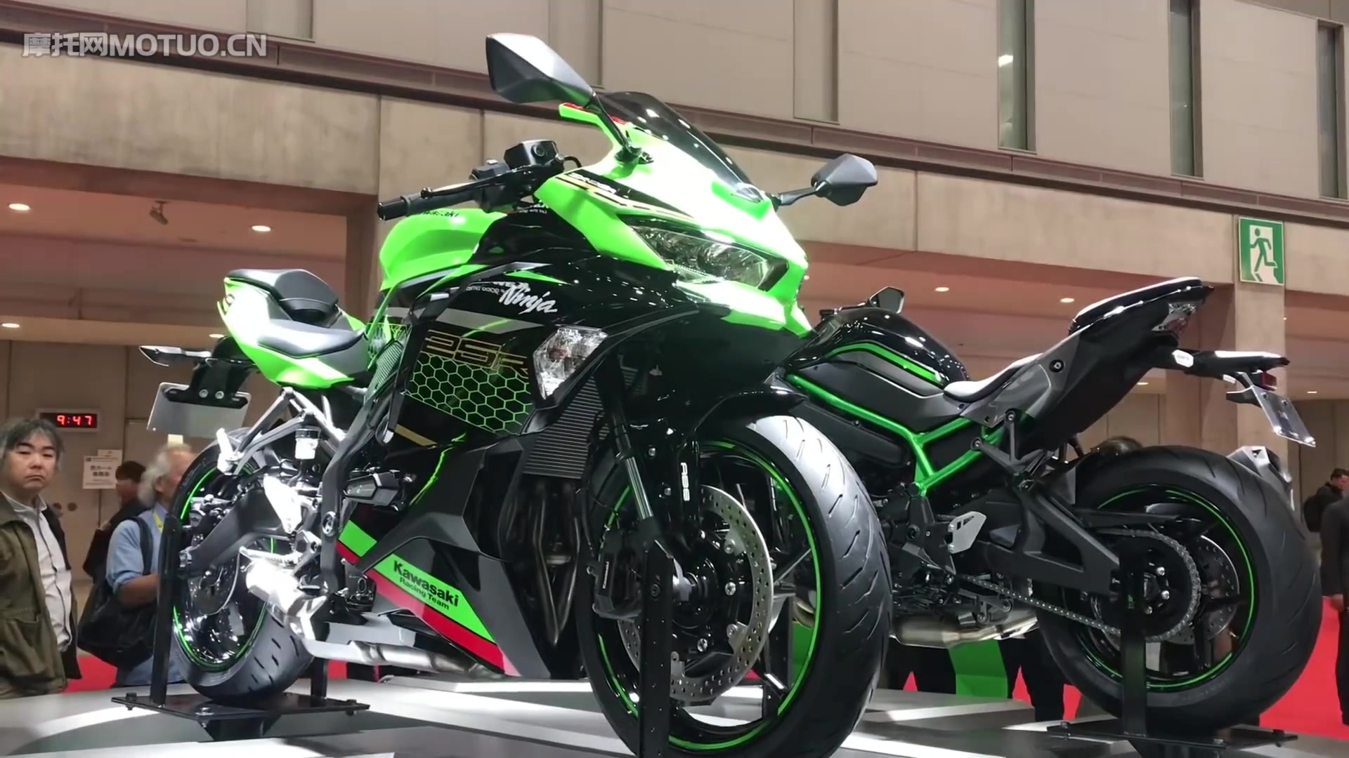 川崎zx25r新款四缸250摩托车官宣视频完整版已翻译