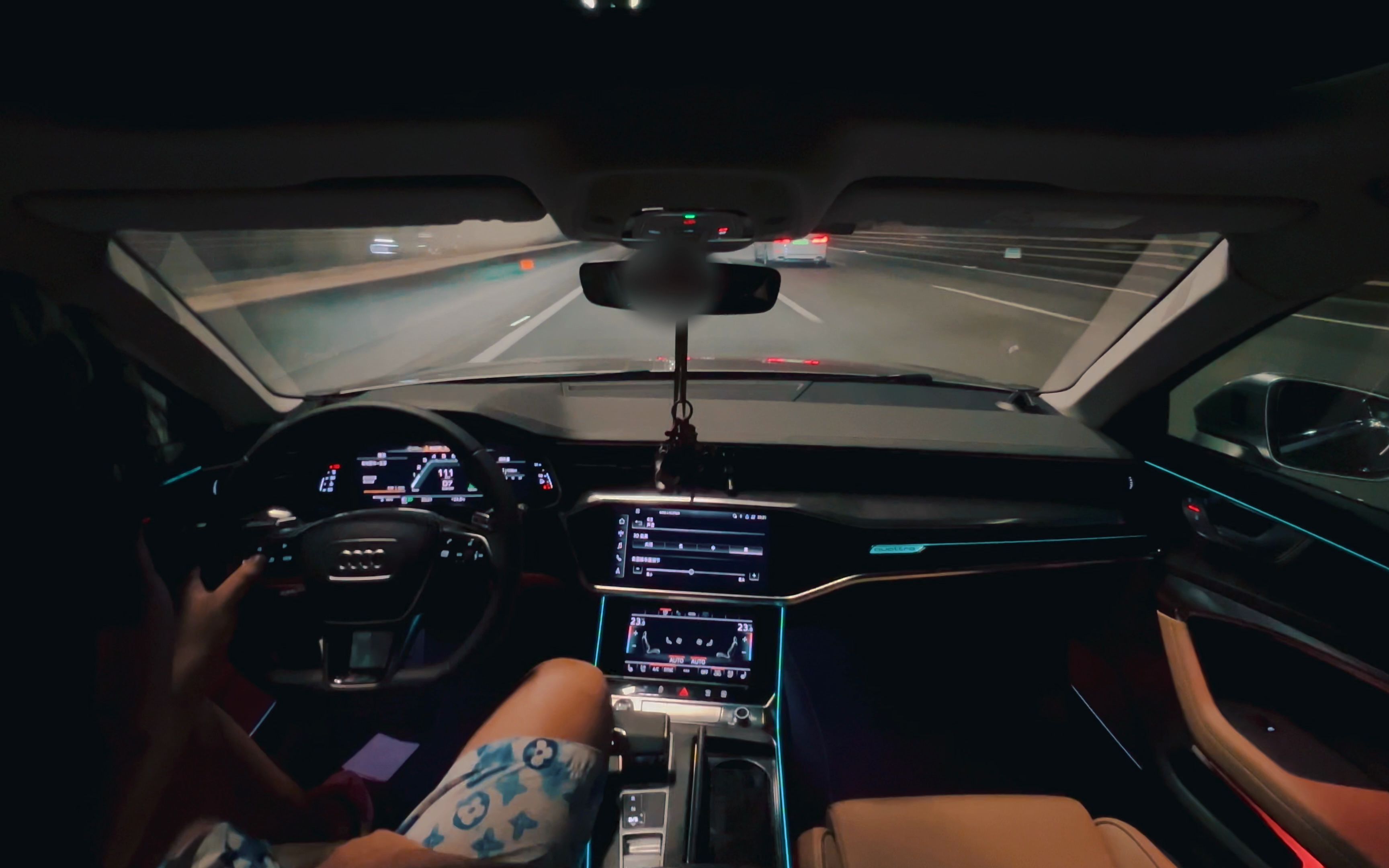 奥迪a6l55tfsibo夜间高速巡航试听王菲匆匆那年