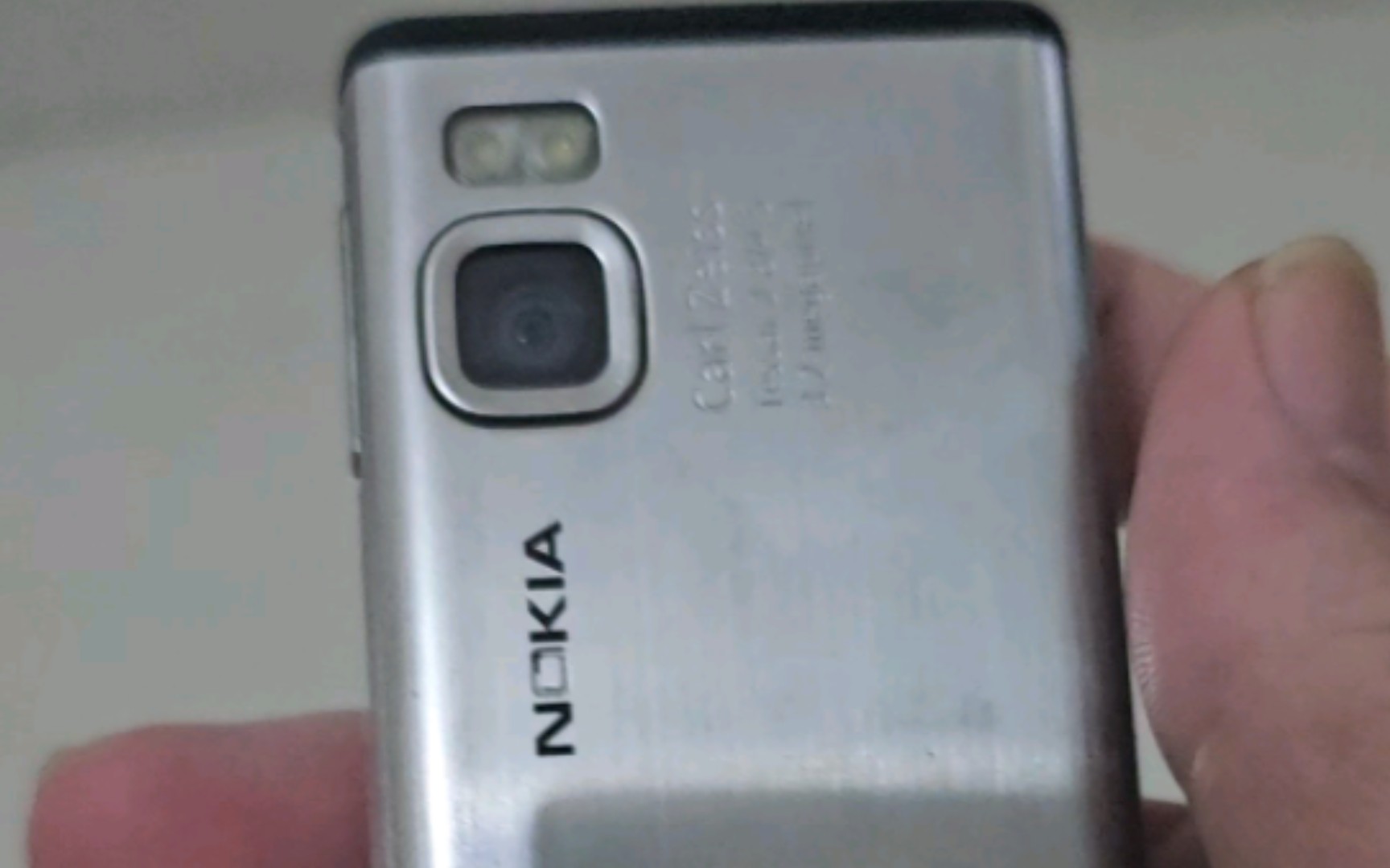 诺基亚6500s,玩java版的神庙逃亡