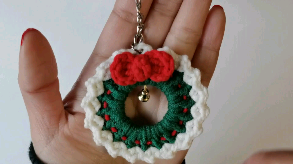 【钩针】今年超火的圣诞花环钥匙扣 手工编织基础教程 毛线新手教学