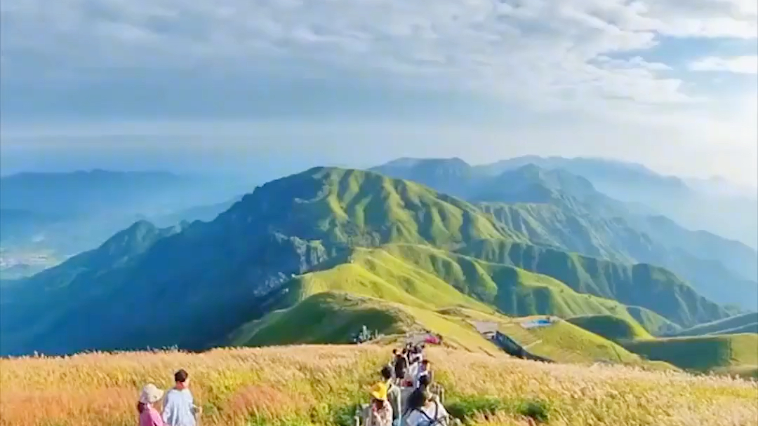 [图]7月份的避暑胜地，一起来过一个25C的夏天吧！治愈系风景 旅游攻略 分享美景 b站旅行 住进风景里