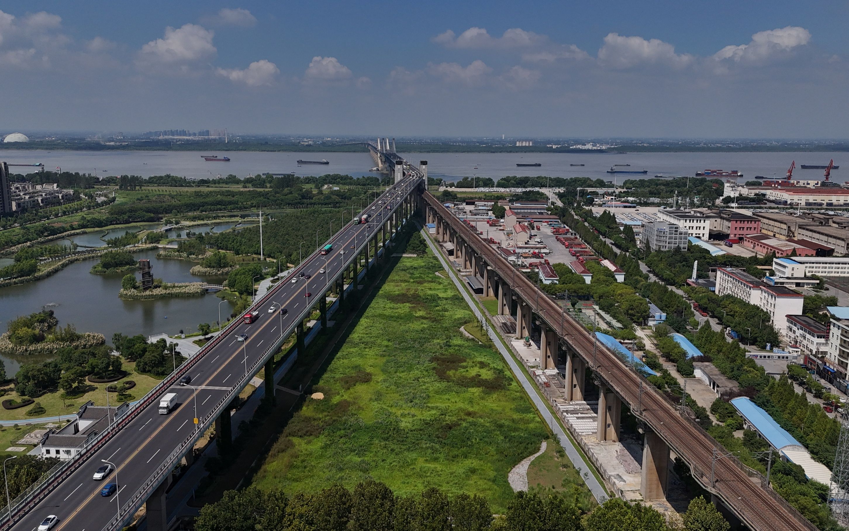 芜湖泰山路长江大桥图片