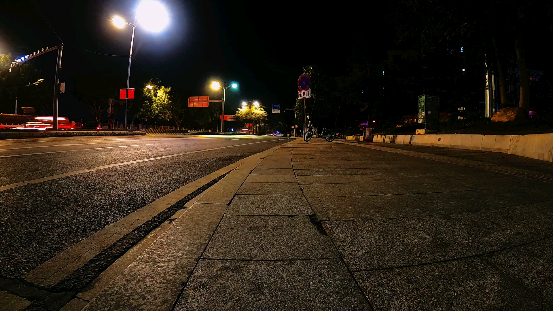 夜深人静的街头最美