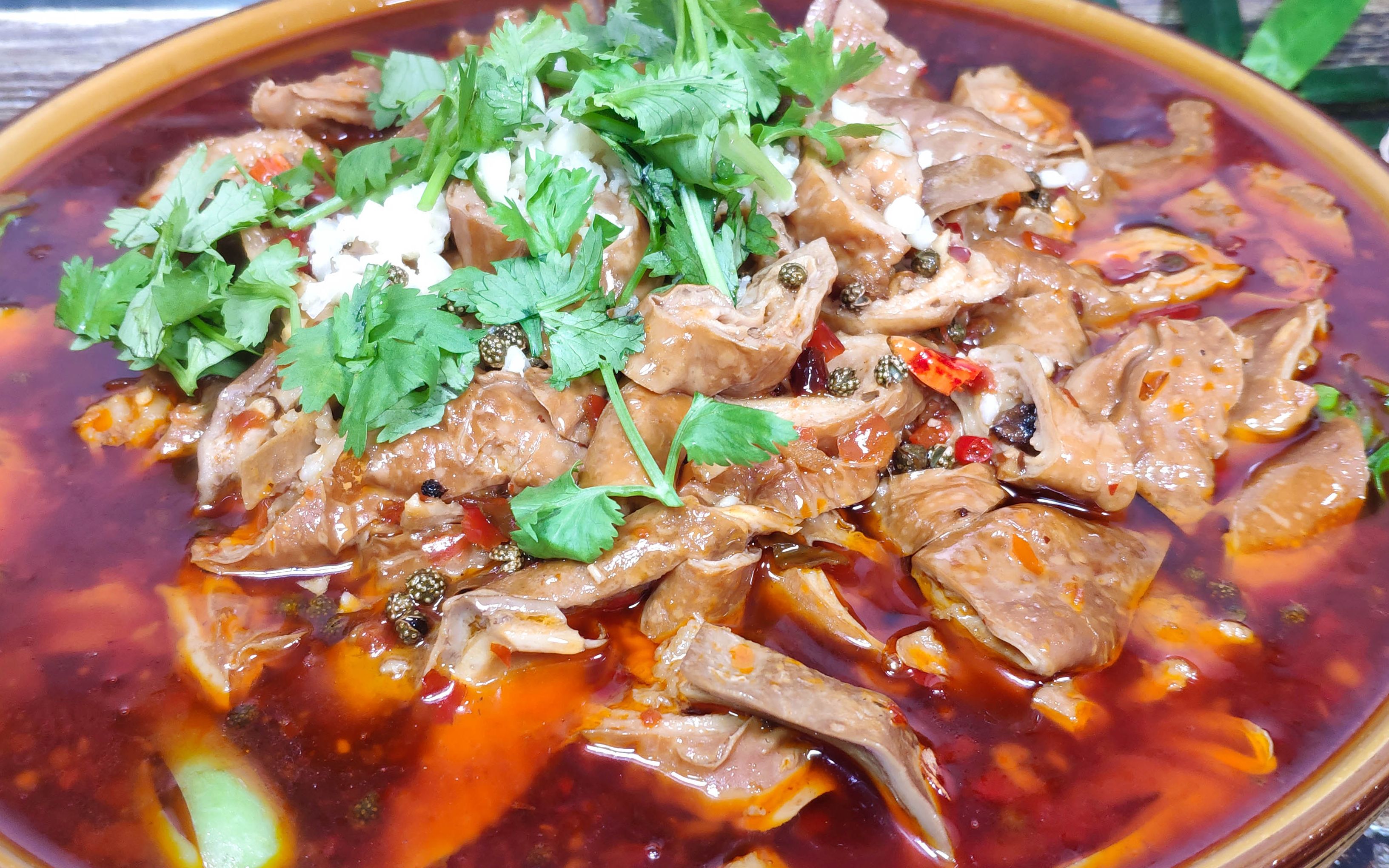 2斤猪肚4斤肥肠,老刘做一大锅水煮肥肠,香辣过瘾又解馋,看饿了