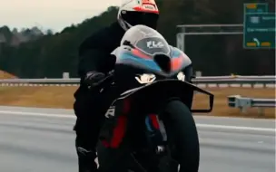 Télécharger la video: 2024最新款宝马m1000rr