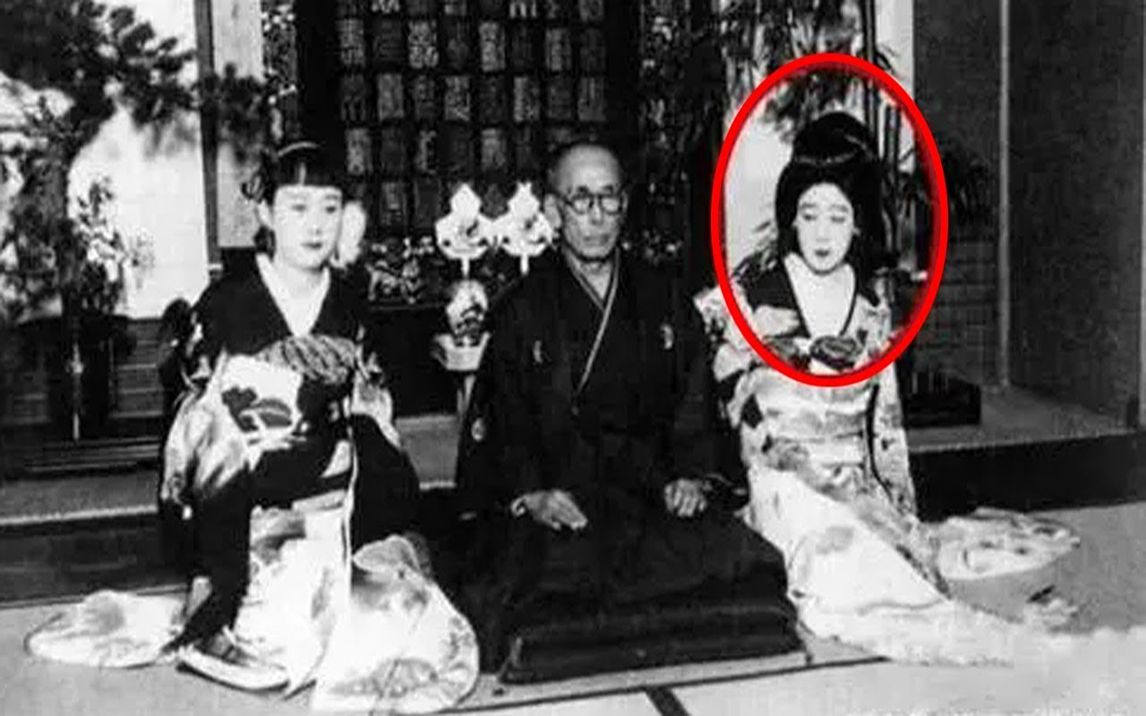 川岛芳子临死前,手中紧握一张纸,记述她与养父难以启齿的往事哔哩哔哩bilibili