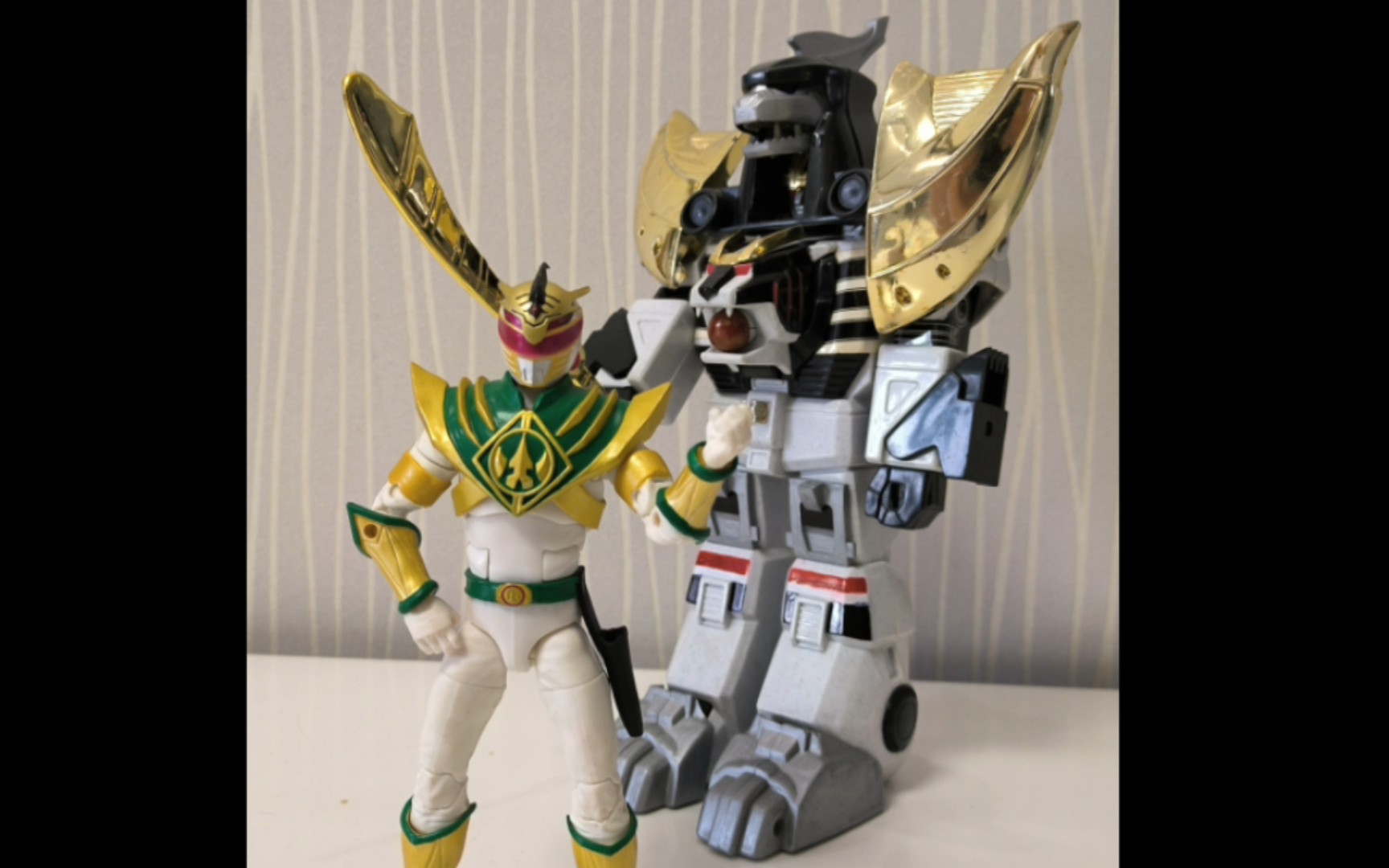 用白虎佐德和大龙神组合成一台龙虎佐德