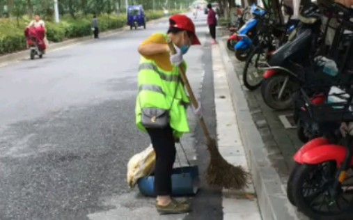 [图]【靓仔小组】请尊重清洁工的辛勤劳动成果，珍惜来之不易的清洁环境！