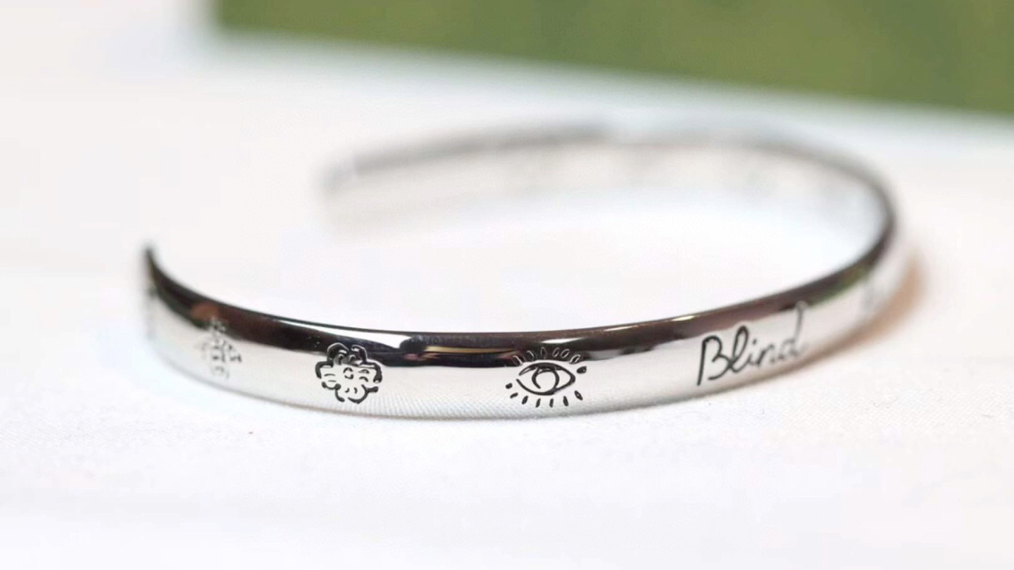 高仿古驰/gucci爱无畏 花鸟情侣手镯这款(blind for love)花鸟系列