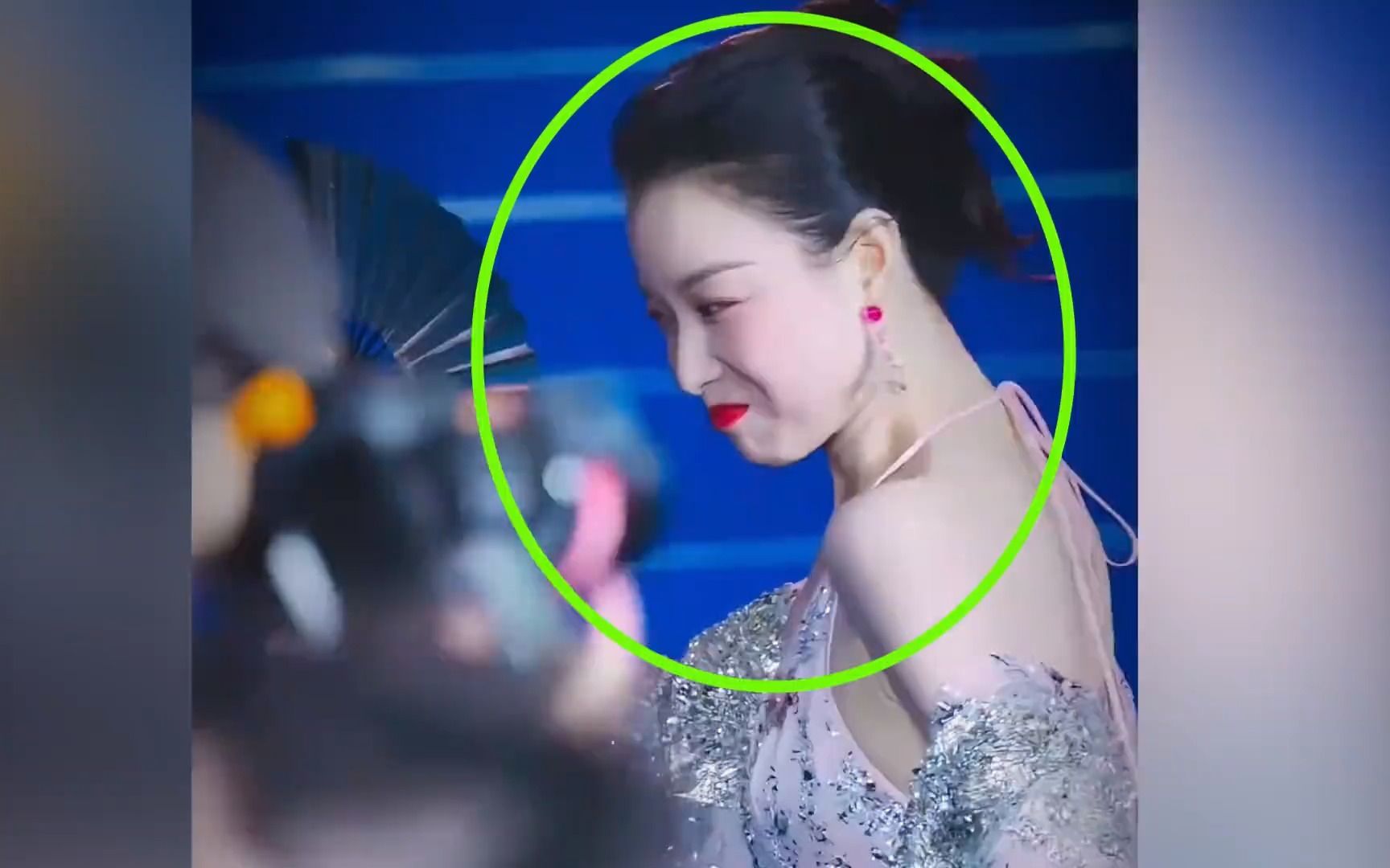 镜头抓拍明星百态,倪妮被冻到嘟嘴,朱梓骁海底捞跳科目三