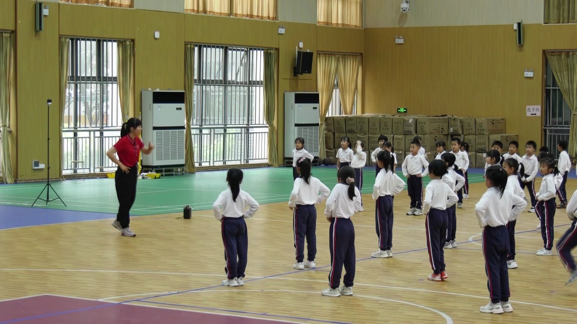 小学水平一 原地踏步走——立定+基本体操舞步学习哔哩哔哩bilibili