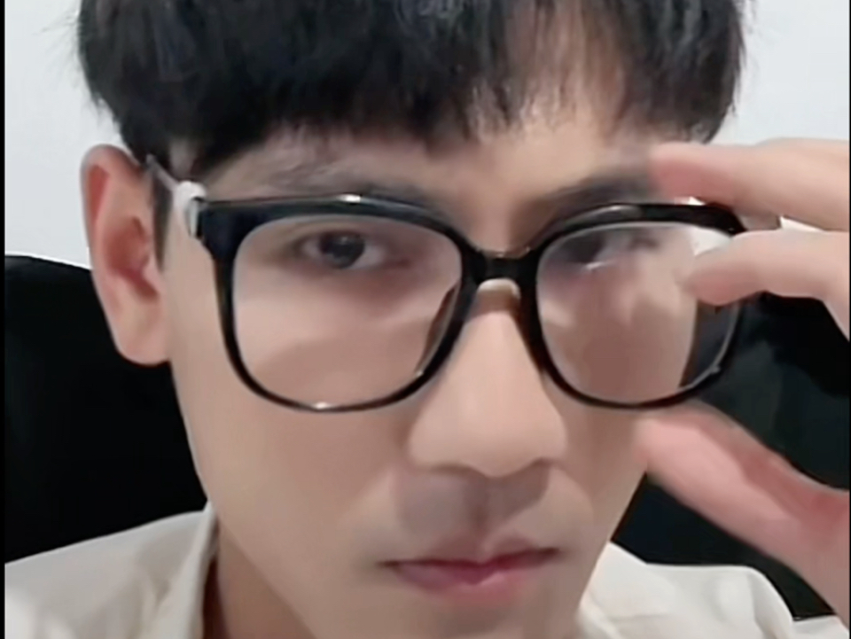 刘擎给王奕然刷了华子?没关系,他和刘总的关系不需要靠这些了.