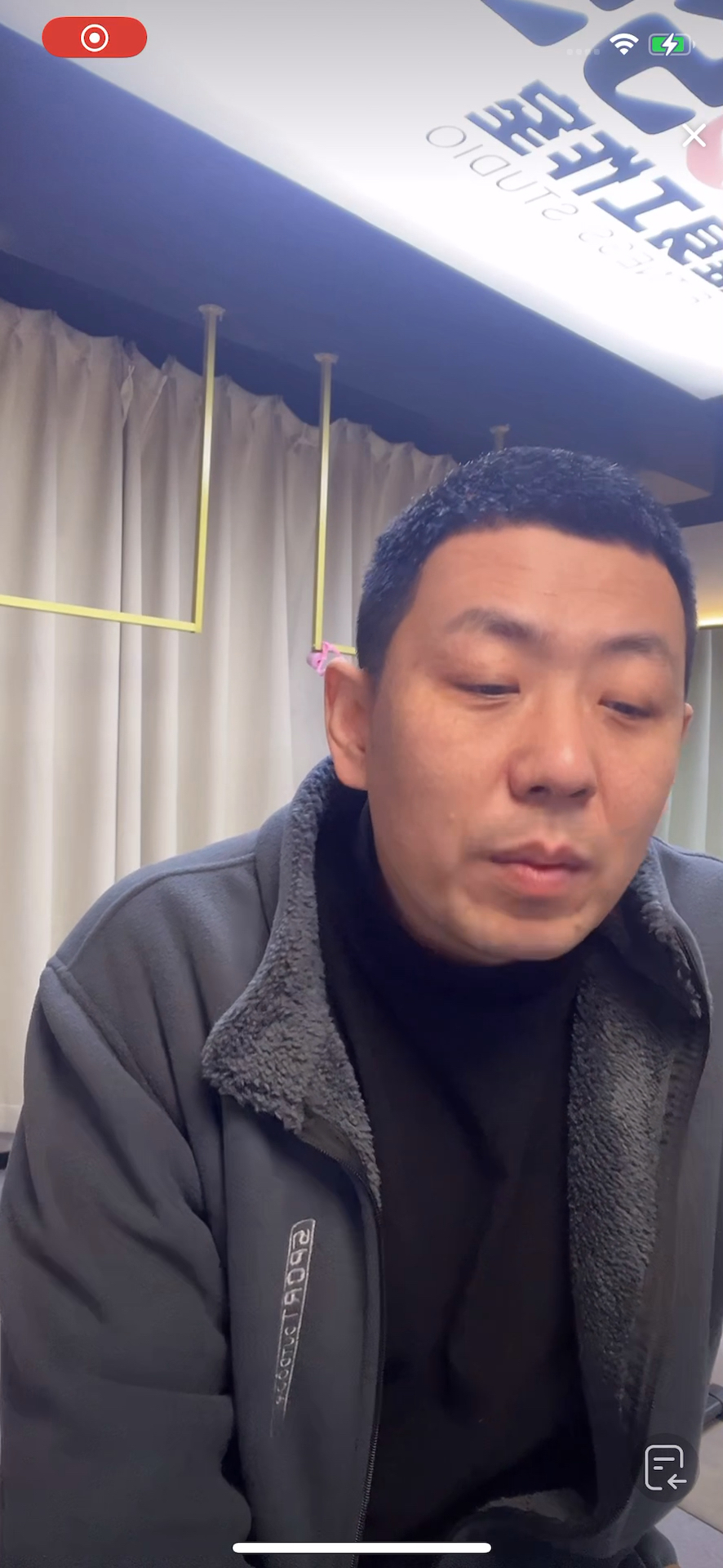抖音老胡上班=抖音探险主播老胡